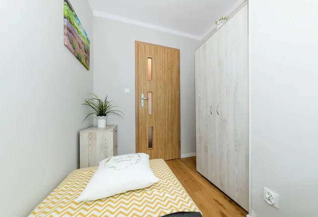 Cozy single room No. 5, Szopkarzy Street