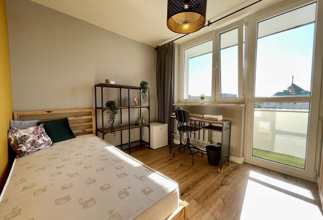 Room no. 5 KREMSKA with a balcony - ul. Blatona 1, BEMOWO