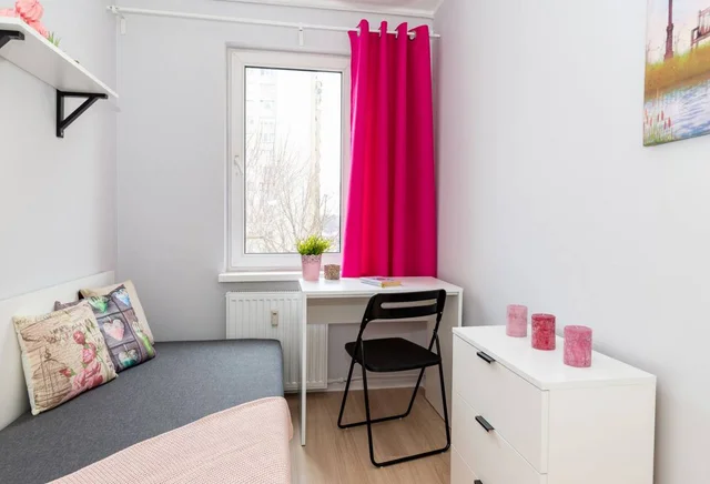 Uroczy pokój jednoosobowy na Kwartowej blisko Capgemini