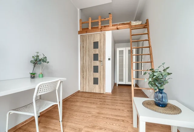 single room no. 4 with mezzanine and balcony, ul. Piłsudskiego 36