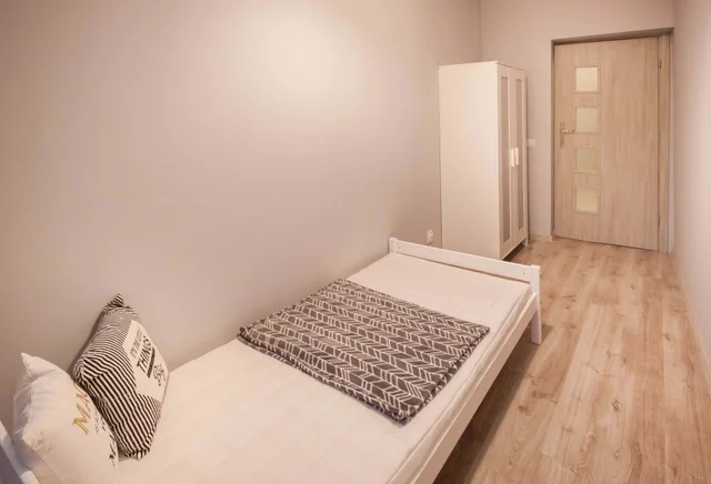 Single room ul. Malczewski (No. 6)