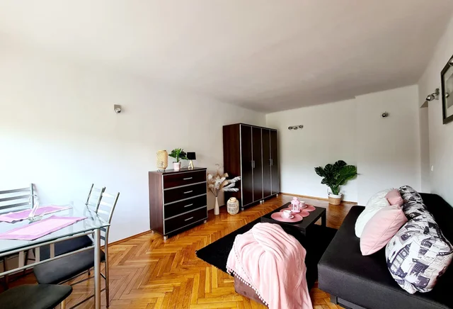 Mackiewicza 35, kawalerka