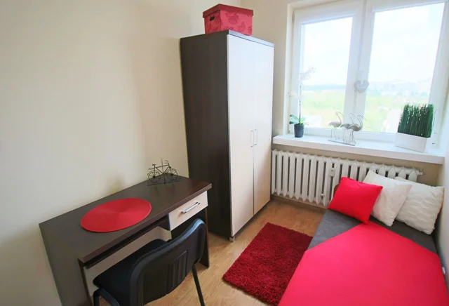 Hufcowa 10, single room No. 3