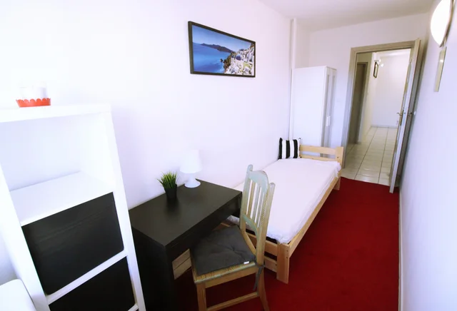 Single room No. 4 at Broniewskiego