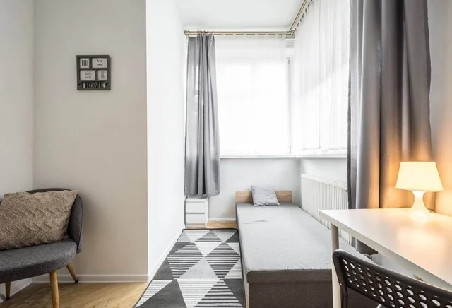 Single room | Grottger | Radio Krakow | Al. J. Słowackiego | Młynówka Królewska park
