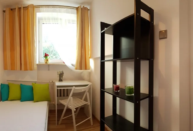 Pokój nr 4 przy Batorego 29