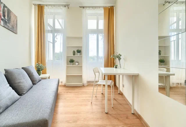 pokój 1 - osobowy nr 4 z balkonem, ul. Żółkiewskiego 5