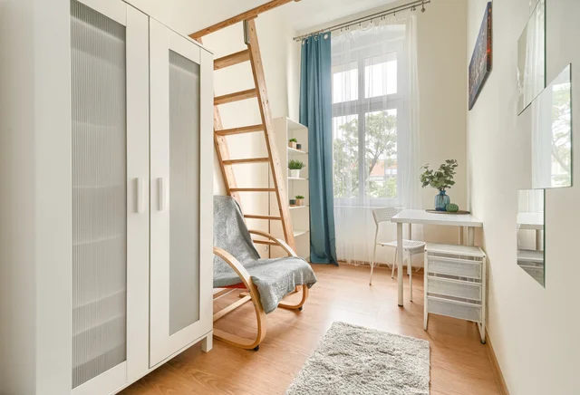 pokój 1 - osobowy nr 6 z antresolą, ul. Żółkiewskiego 5