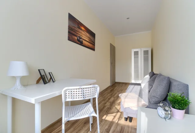 pokój 1 - osobowy nr 1, ul. Królowej Jadwigi 17