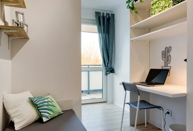 Pokój jednoosobowy #6 z balkonem przy ul. Wiktorii Wiedeńskiej 7