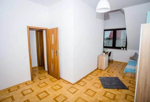 Pokój jednoosobowy #8 przy ul. Pod Strzechą 4/13