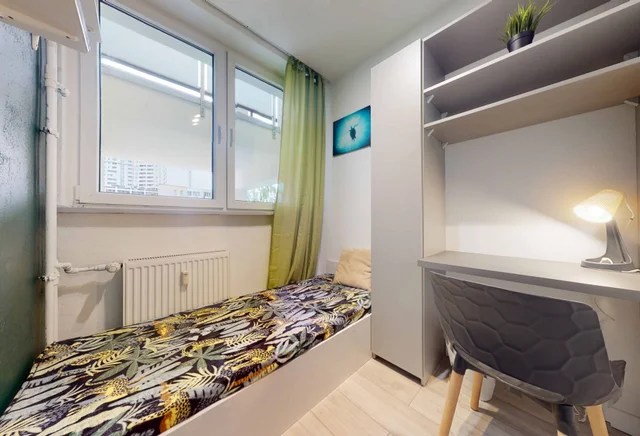 Pokój jednoosobowy #2 przy ul. Opinogórskiej 3 