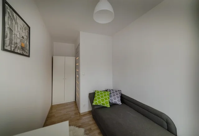 Room with a large balcony, housing estate H, ul. Kopernika 1A (P3)