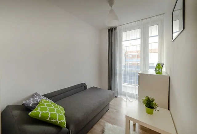 Room with a large balcony, housing estate H, ul. Kopernika 1A (P3)