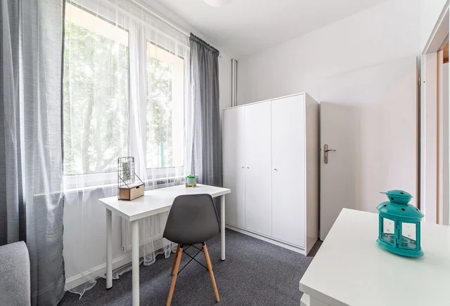 Comfortable room, approx. E, ul. Education 42 (P1)