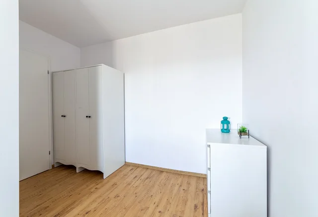 Room 11.7 m2 in a great location, o. H, ul. Broniewskiego 1 (P1)