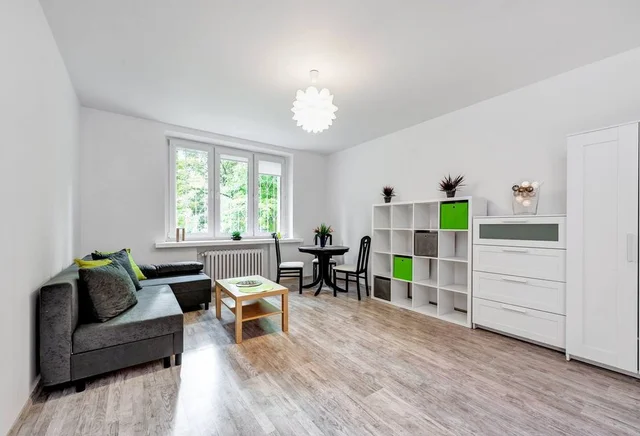  A spacious studio apartment, Sucharskiego 1