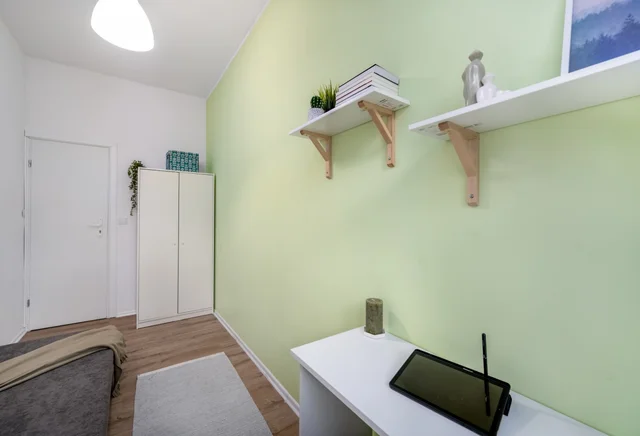 A room in a great location, Metro Wierzbno, room no. 2