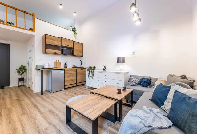 A spacious studio apartment with a mezzanine - Mielczarskiego 17