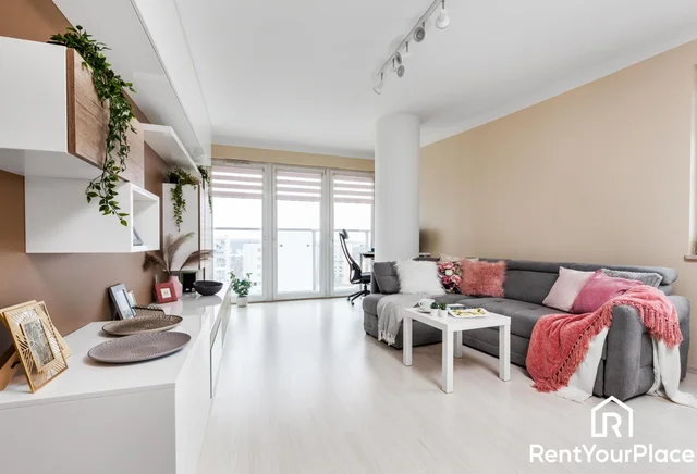 Trzypokojowe mieszkanie z widokiem na zatokę, Morena, Centralpark