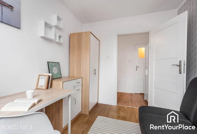 Pokój jednoosobowy nr 3 w centrum Moreny, ul. Burgaska