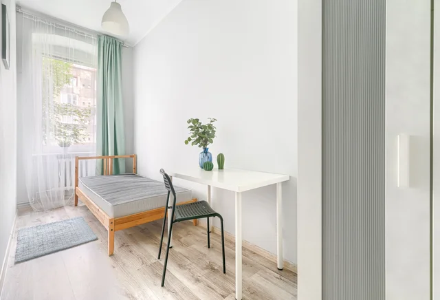 single room no. 5, ul. Niemcewicza 36
