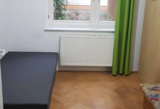 Pokój 4 przy ul. Jeleniogórskiej 8 w Gdańsku