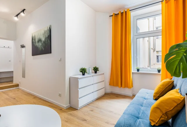 Простора квартира-студія по вул. Почтова 6