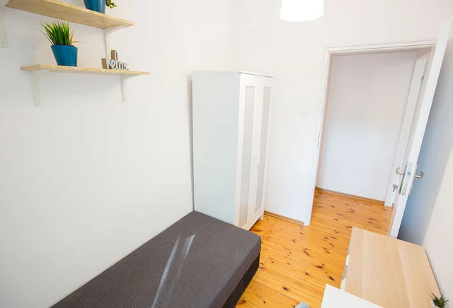 Pokój jednoosobowy nr 4 z balkonem Zajączka 6 - Wydział Lekarski 