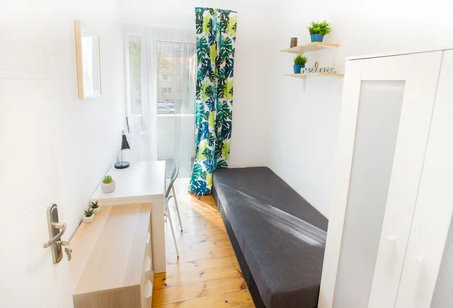 Pokój jednoosobowy nr 4 z balkonem Zajączka 6 - Wydział Lekarski 