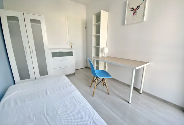 Pokój nr 6 z balkonem, ul. Puszczyka 5, SGGW