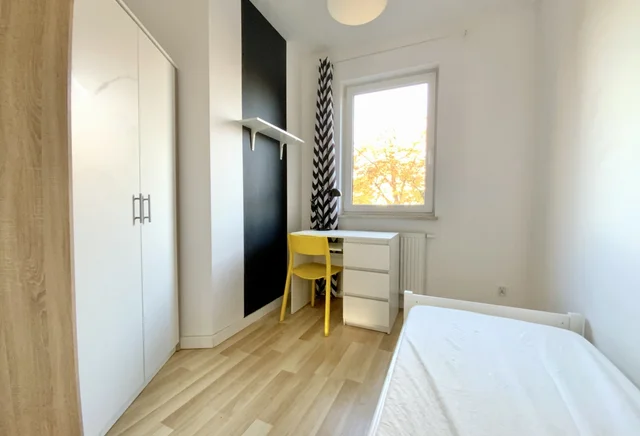 Pokój nr 8, Amałowicza Tatara 2, Rembertów, blisko PKP 