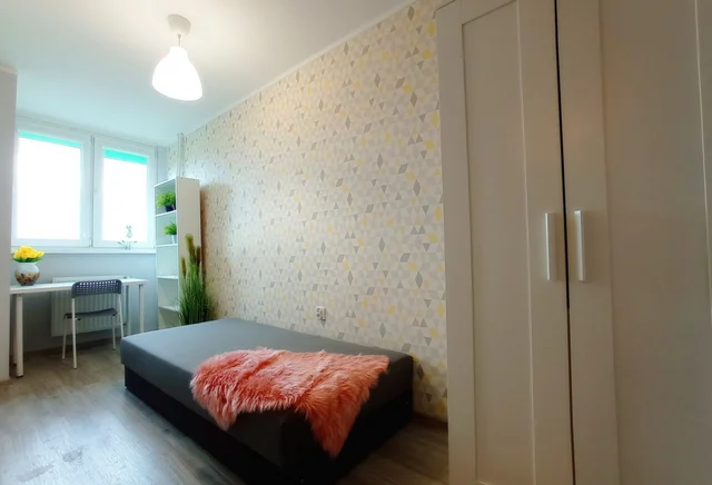 ZADZWOŃ PO AKTUALNĄ CENĘ 729920307 Pokój 1os nr 6, ul. Łączności 11