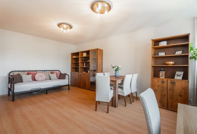 Dwupokojowe mieszkanie os. Zawadzkiego + kom. lokatorska