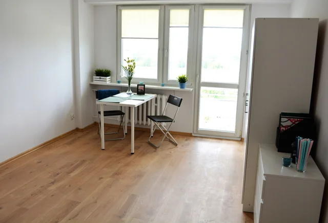 Однокімнатна кімната в 3-кімнатній квартирі неподалік від Мануфактури та площі Волнощі