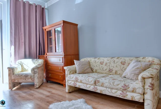 | Elegancki pokój z balkonem | 25m2 | Półwiejska 35| Centrum |