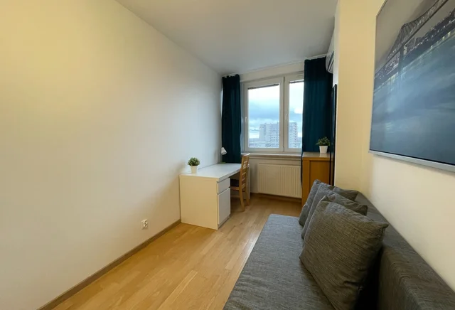 BORA KOMOROWSKIEGO, duży pokój, wysoki standard. Dla KOBIET. pok nr 4