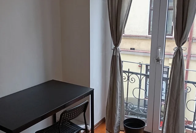 Pokój nr 2 jednoosobowy Piotrkowska 24 / Plac Wolności