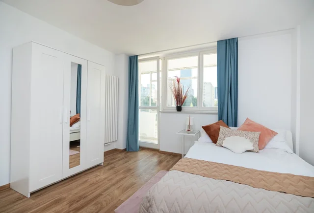 Prosta 2/14 m 62 room 3