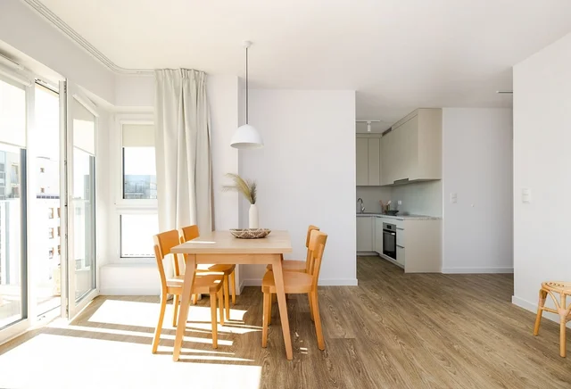 4-pokojowe | 84.7 m2 | Balkon | Internet w cenie | Bezpośrednio