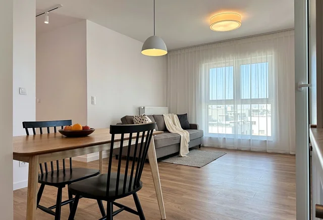 4-pokojowe | 75.9 m2 | Balkon | Internet w cenie | Bezpośrednio