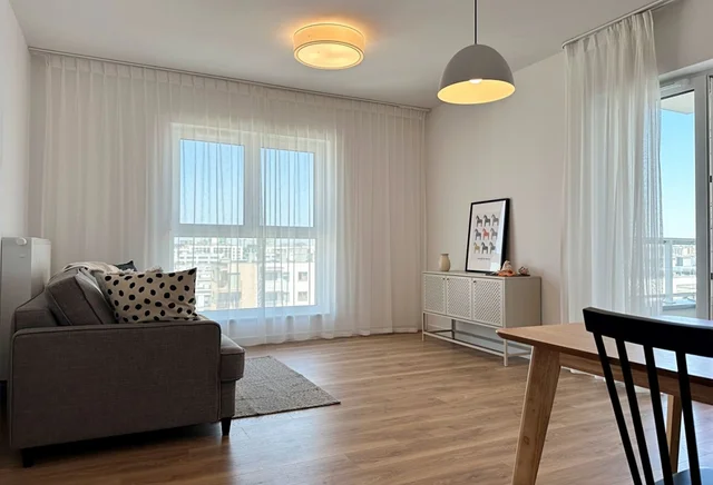 4-pokojowe | 75.9 m2 | Balkon | Internet w cenie | Bezpośrednio