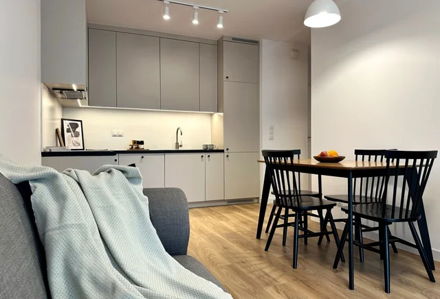 3-pokojowe | 48.9 m2 | Balkon | Internet w cenie | Bezpośrednio