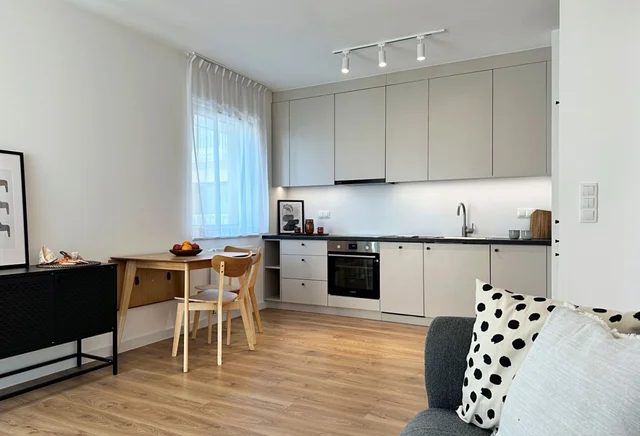 2-pokojowe | 36.9 m2 | Balkon | Internet w cenie | Bezpośrednio