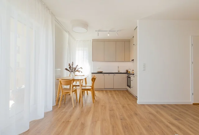 4-pokojowe | 78.8 m2 | Balkon | Internet w cenie | Bezpośrednio