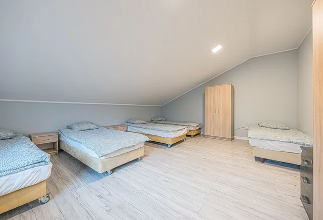 5-osobowy pokój nr 9