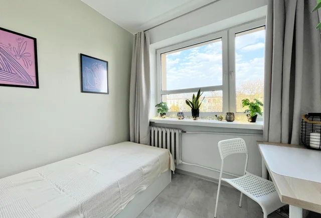 Pokój nr 2, Saska 47, Świetna Komunikacja do Metra i Centrum