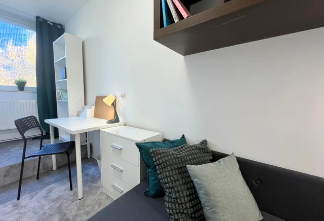 (POWS.103.3.2) Single room