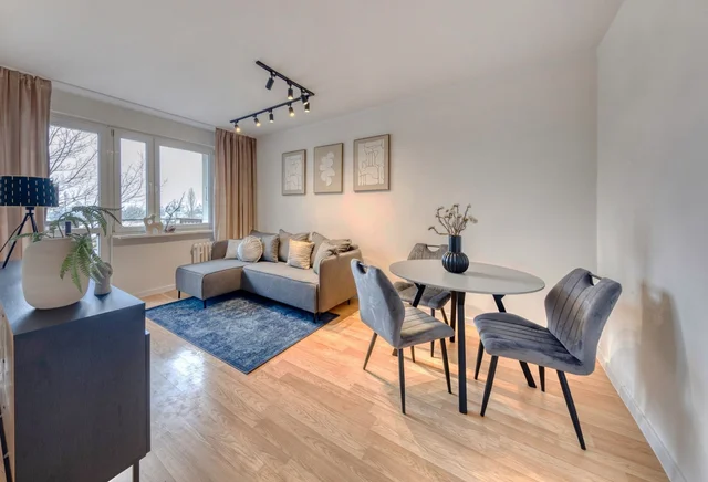 48m2/ 3 pokoje/ Koszarowa