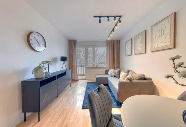 48m2/ 3 pokoje/ Koszarowa